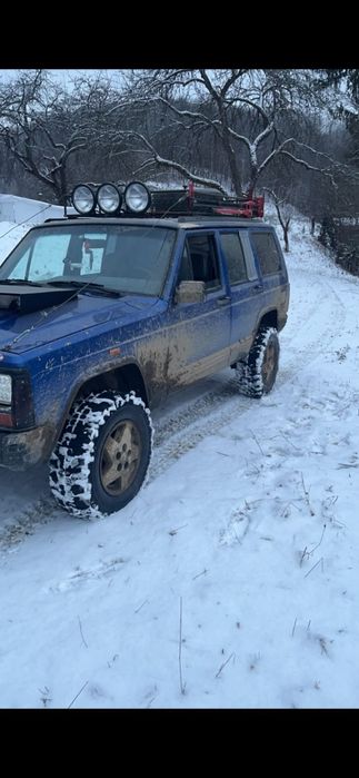 Se vinde jeep cheroche xj