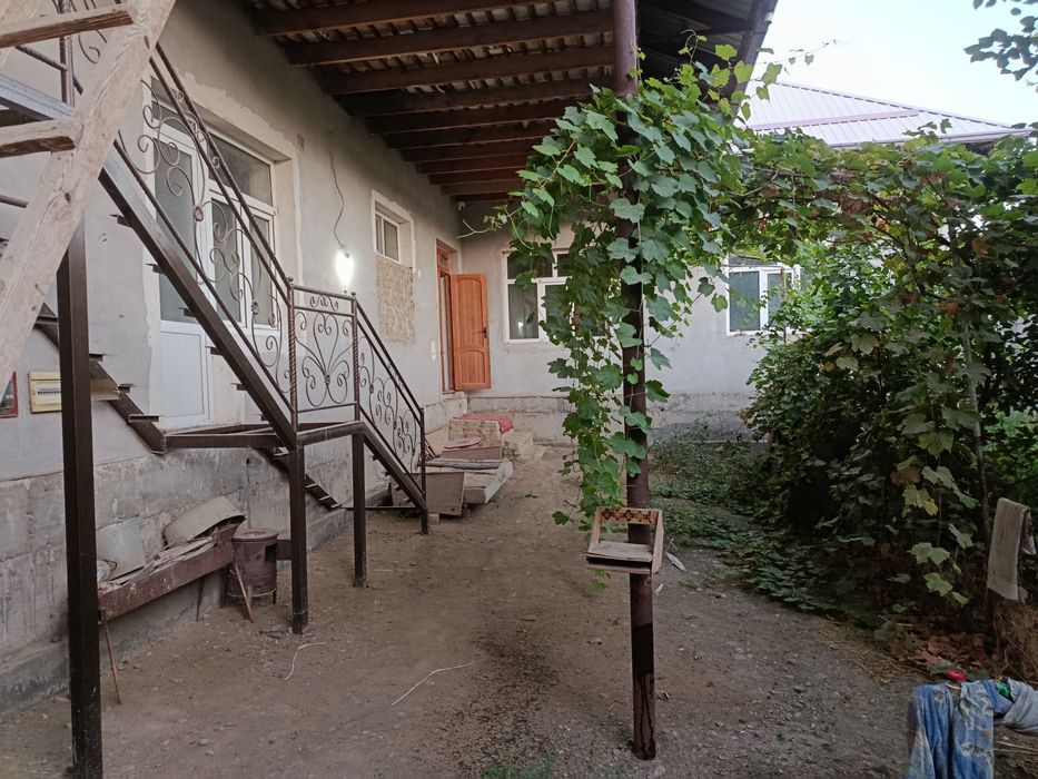 Xovlili uy sotiladi SROCHNA