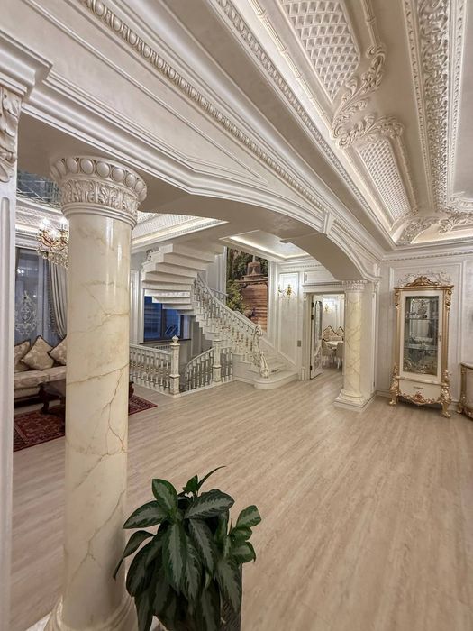 Амир Темур, Дом, 8 соток