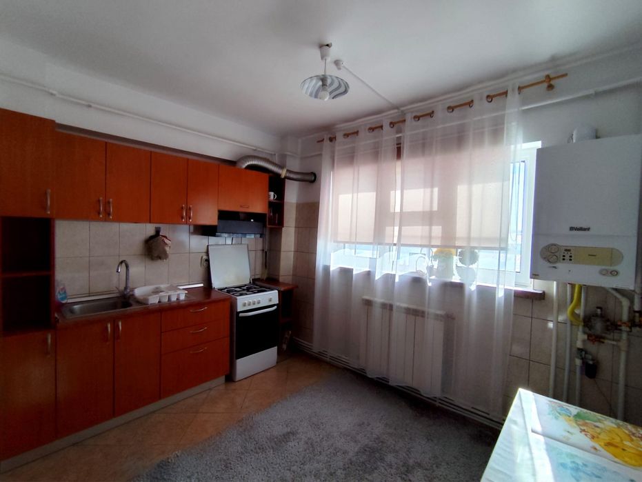 Închiriez apartament
