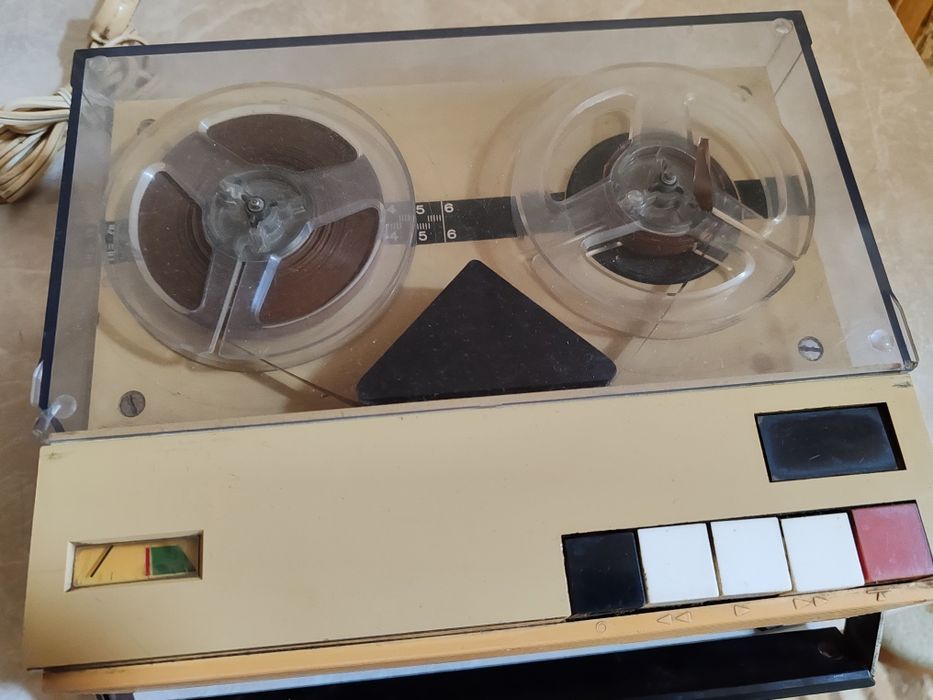 Magnetofon Philips și Tesla Pluto retro