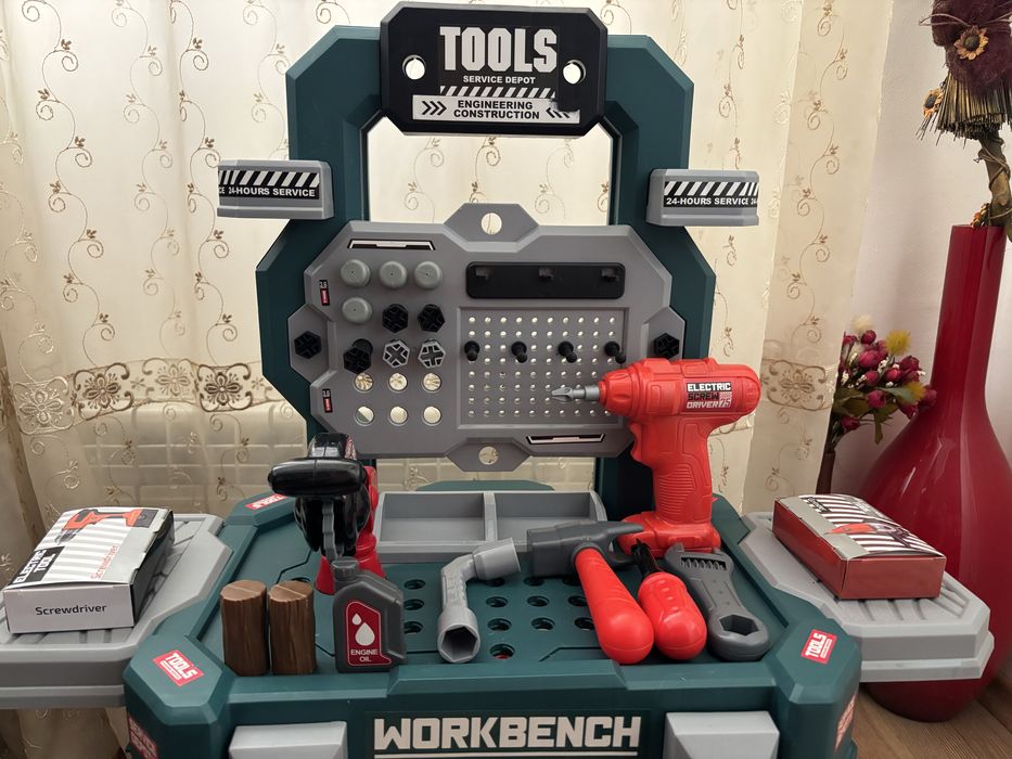 Детска работна маса