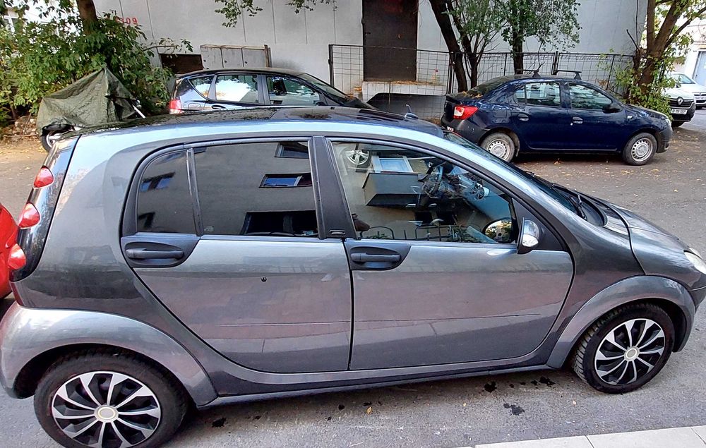Vand Smart forfour  1.3 benzina. 2006