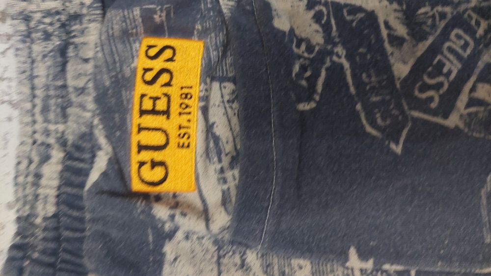 Къси панталини Guess
