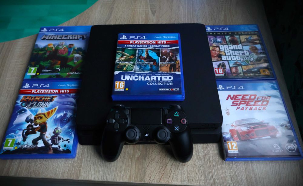 ПРОМО! Пълен гейминг пакет: PlayStation 4 Slim 500GB + Оригинален контролер + Подарък всички необходии кабели и 5 Игри!