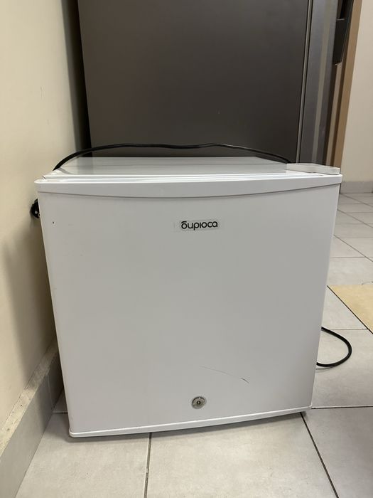 Продам мини холодильник