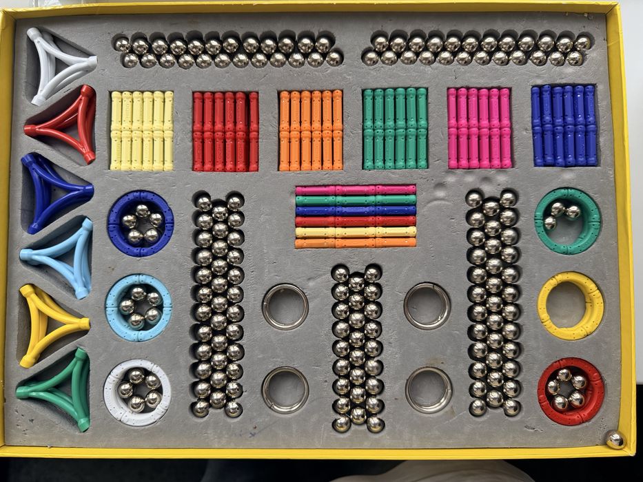 Магнитный конструктор. 420 элементов