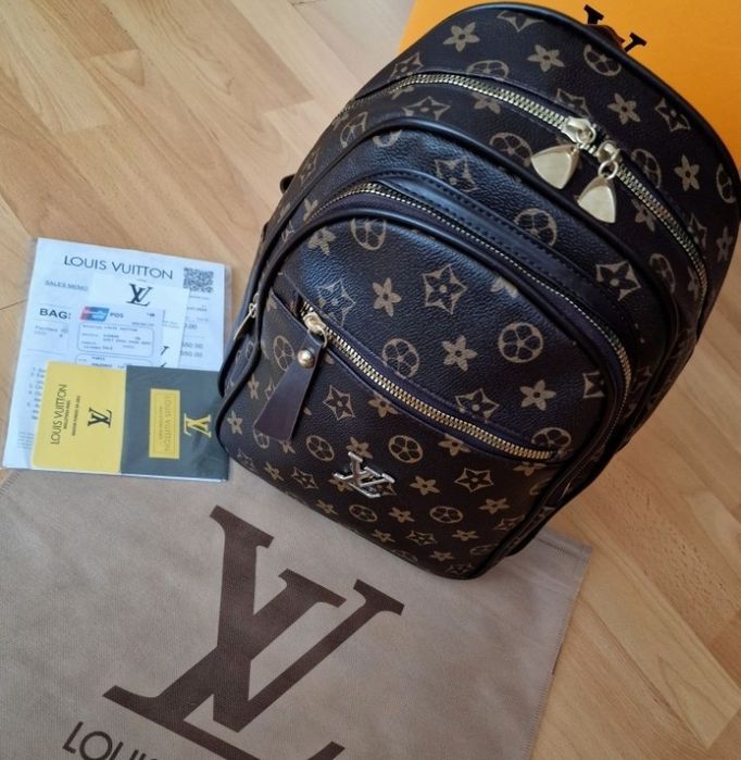Rucsac LV logo metalic auriu, saculet, etichetă