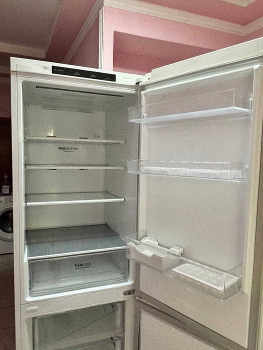 Продаётся холодильник LG
