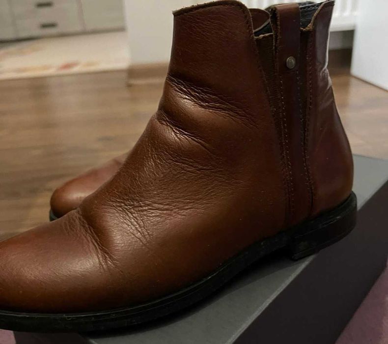 Ghete botine piele naturala Benvenuti marimea 36 culoare maro