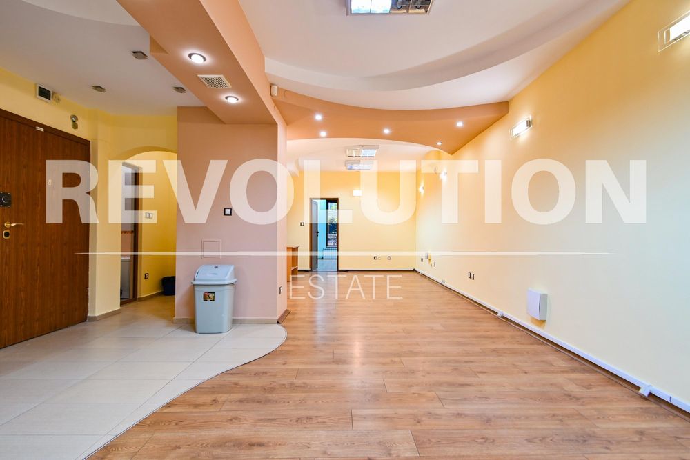 Дава се под наем Многостаен апартамент в София, Център - 135 кв.м за 1350 € - Снимка #2