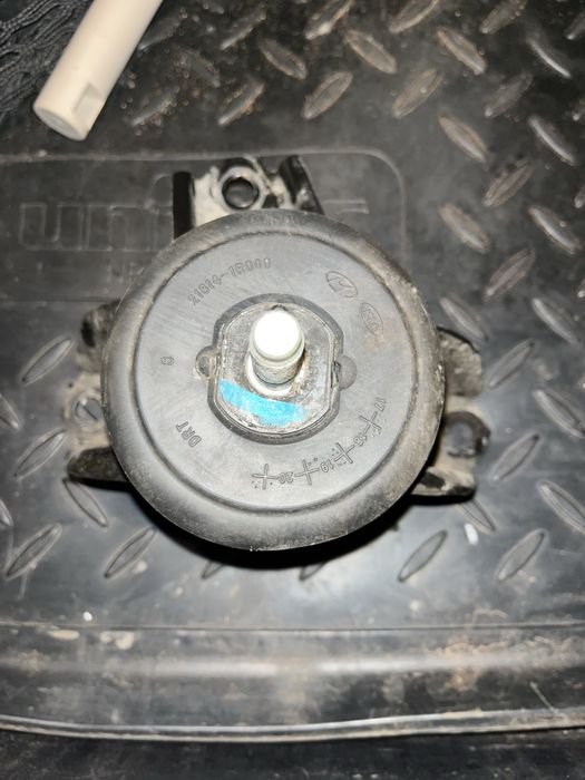 Подушка двигателя Хюндай акцент