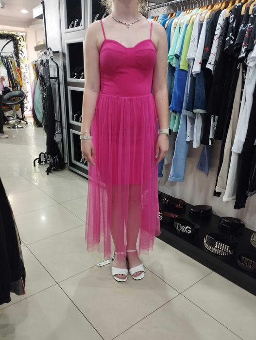 Дамска цикламена рокля с тюл