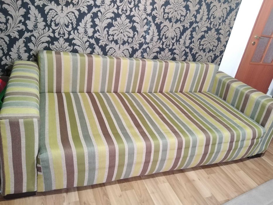 Canapea extensibilă și 2 fotolii