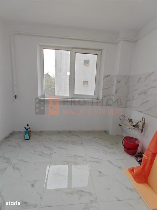 Apartament 3 camere cf 1 semidecomandat zona Micro 3