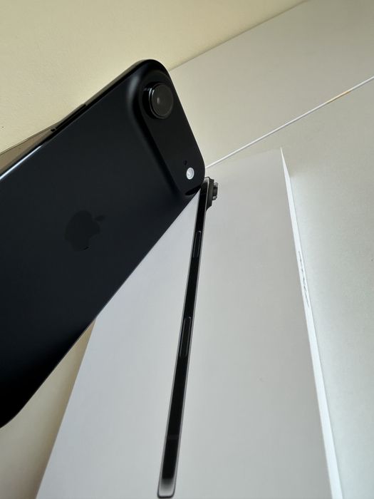 Продам Iphone 17 Air