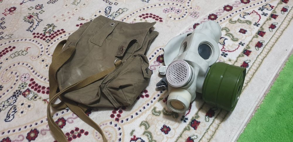 Продам военный противогаз... исправный