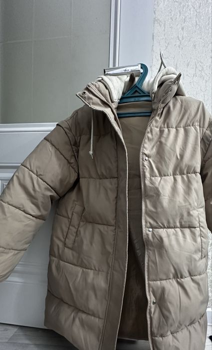 Продам куртку 3000