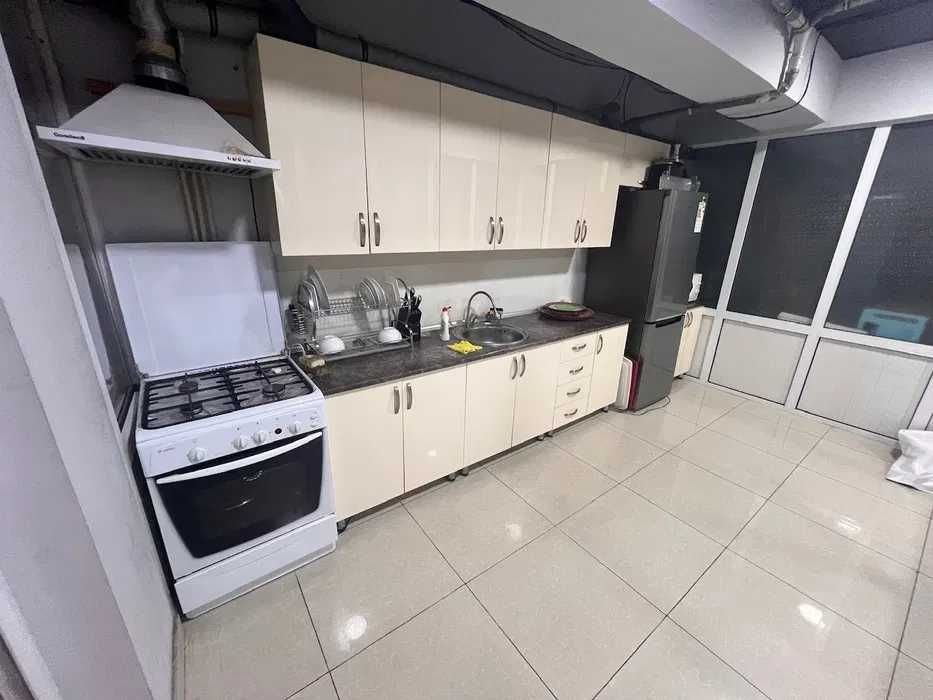 Отдельно стоящее здание с ремонтом, Яккасарайский район. 1221м  (ТЛ)