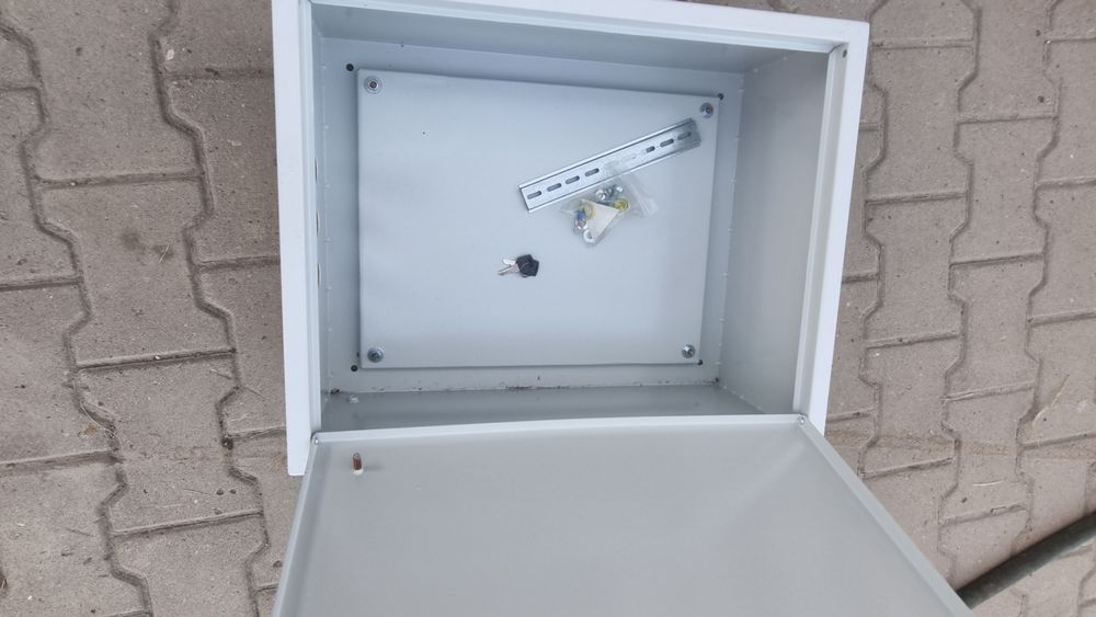 Щиток металлический