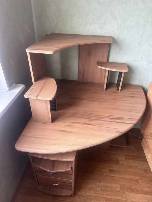 Компьютерный стол новый