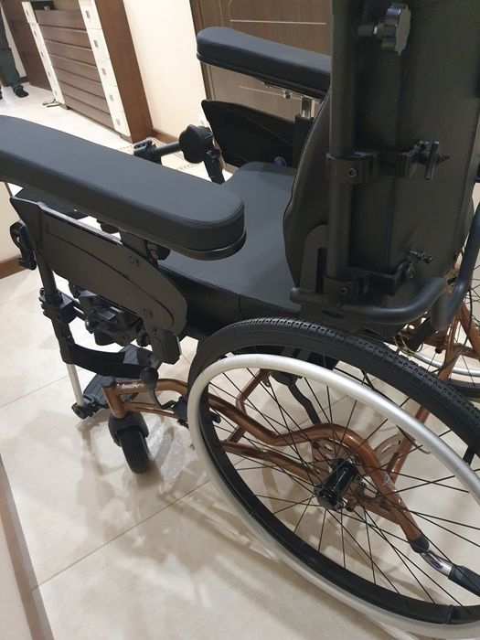 Инвалидна количка от висок клас.