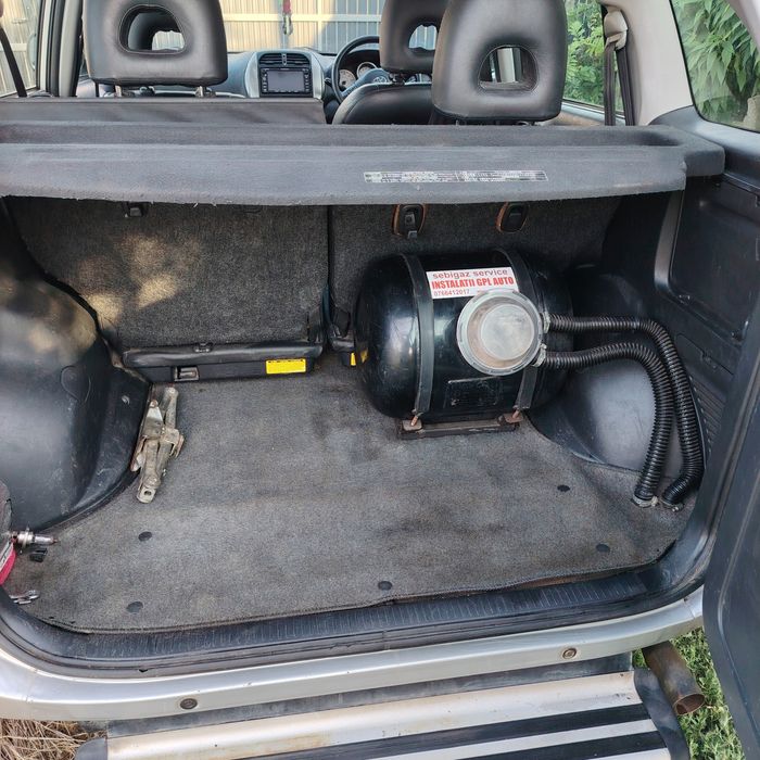 Vând Toyota RAV4 benzină  2005  cutie automată