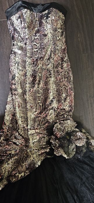 Офицялна бутикова рокля