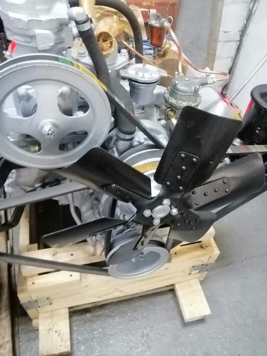 Двигатель ЗИЛ 130. 131.