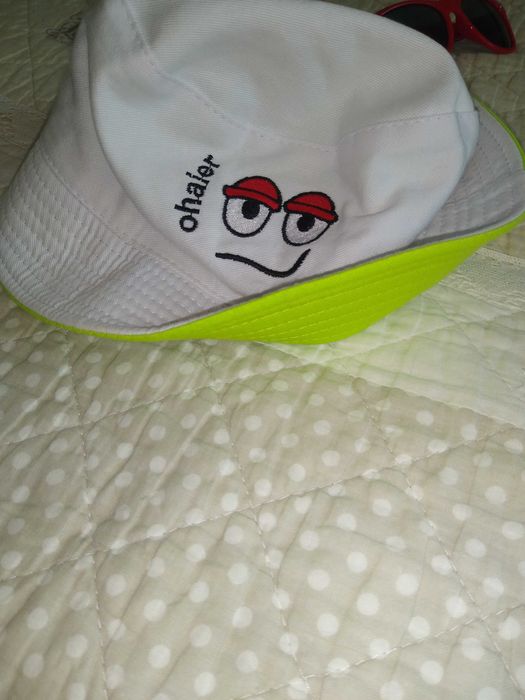 3 pălării de soare , una cu două fețe (+bonus ochelari de soare)