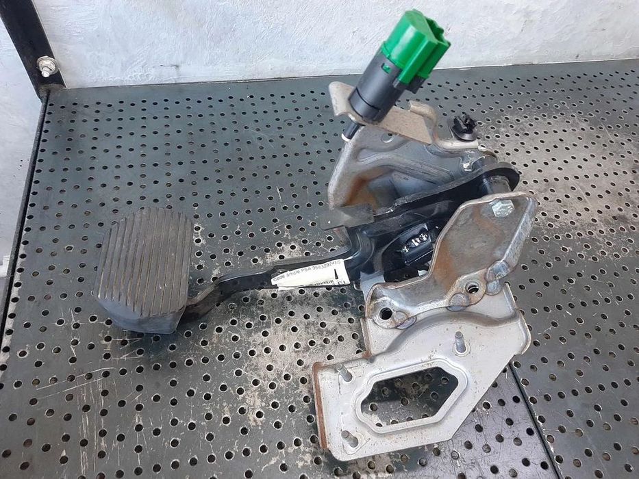 Pedala frana 1.2 vti b hm01 citroen c3 2 9683292480