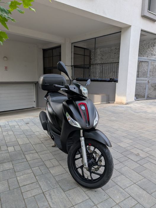 Scuter Piaggio Medley 125S + topcase, husa, incuietoare