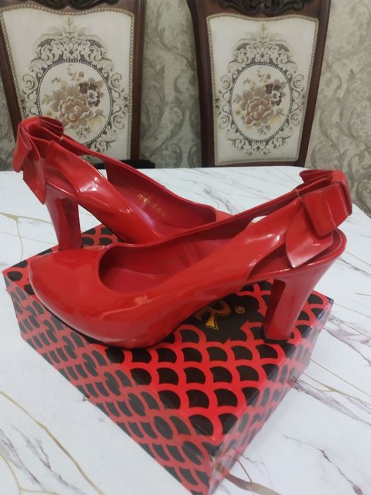 Продаются туфли женские