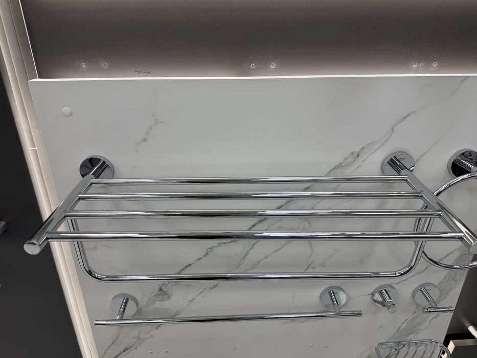 Продам полотенцесушелку grohe
