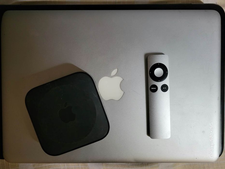 Macbook late si apple tv box