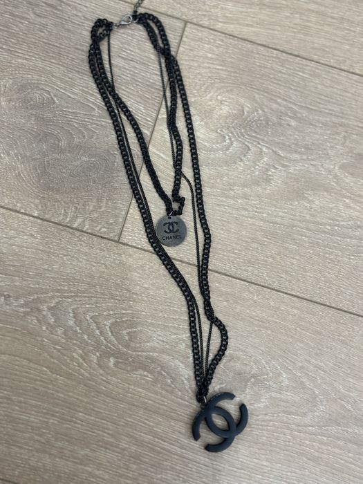 Colier Chanel de metal negru