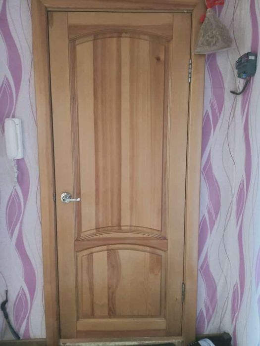 Двери из чистого дерева