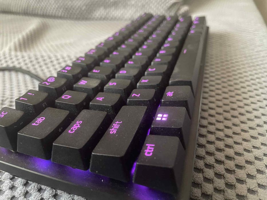 Razer huntsman mini и Razer cobra мишка и клавиатура геймърски gaming