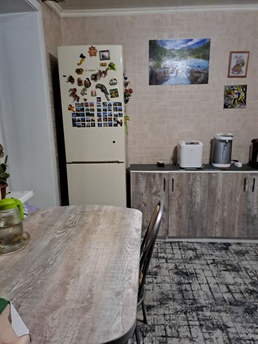 Продам  3-х  комнатную  квартиру.