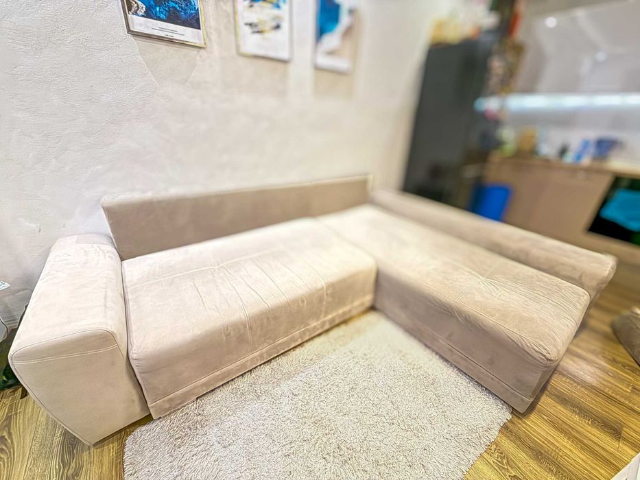 РАЗТЕГАТЕЛЕН ДИВАН РЪЧНО ИЗРАБОТЕН направен по поръчка от мебелист