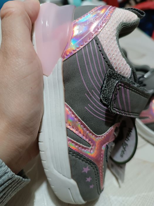 Детски светещи маратонки