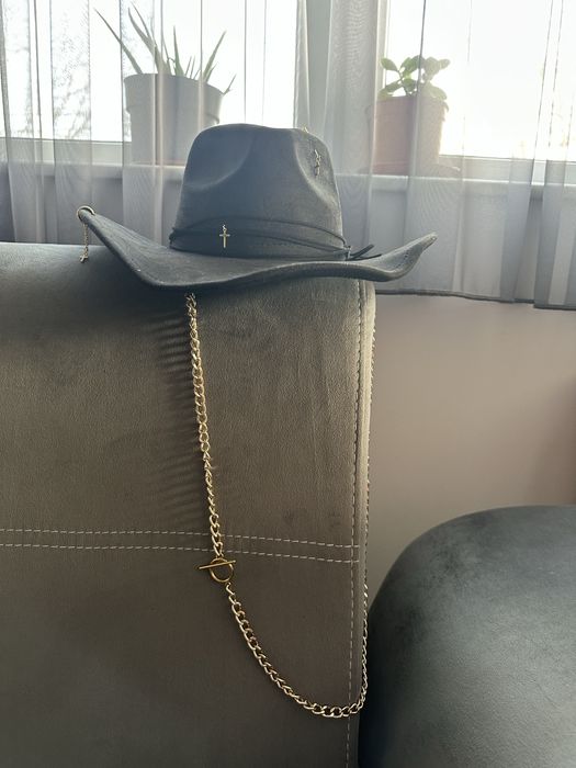 Нова каубойска шапка