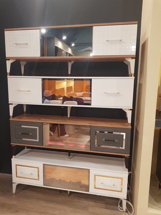 Шкаф с декоративна камина за телевизор