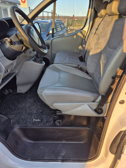 Vand Renault Trafic Euro 5 pas lung