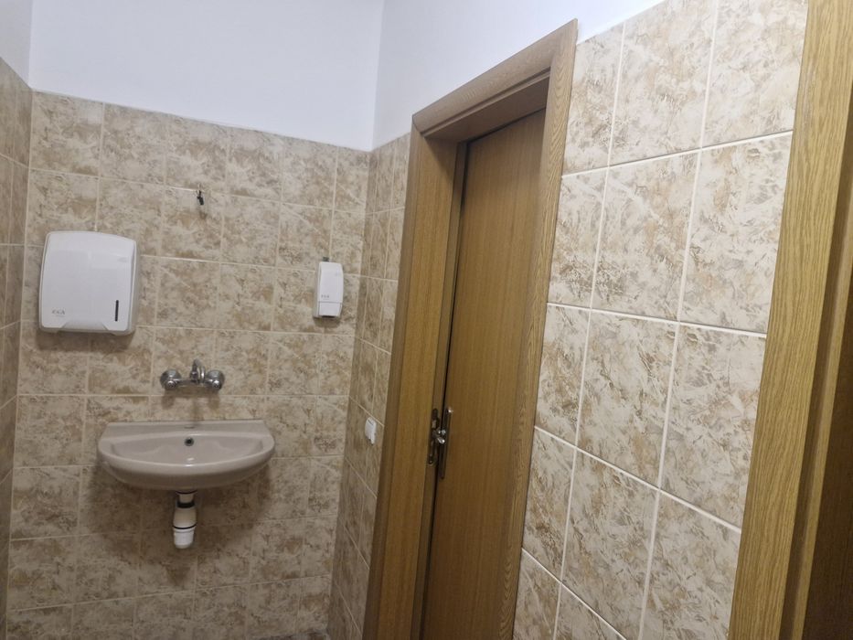 Дава се под наем Офис в Горна Оряховица - 14 кв.м за 76.5 € - Снимка #8