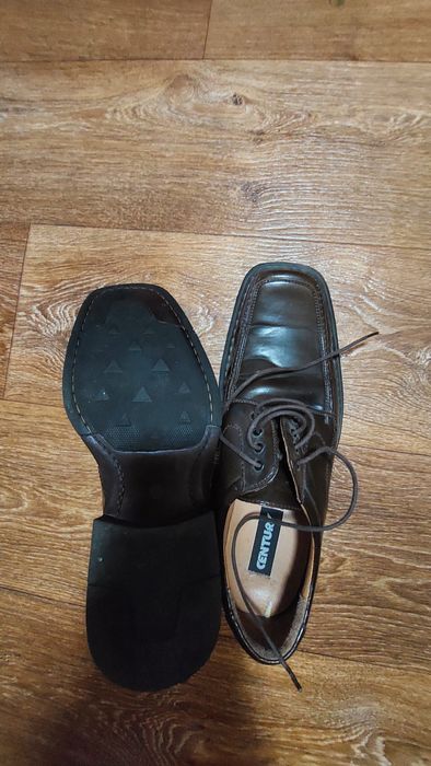 Продаю мужские ботинки