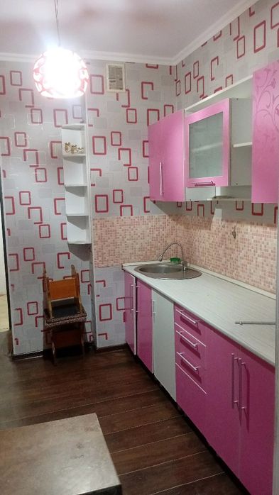 продам 2х ком.кв.в 10мкр дом 32