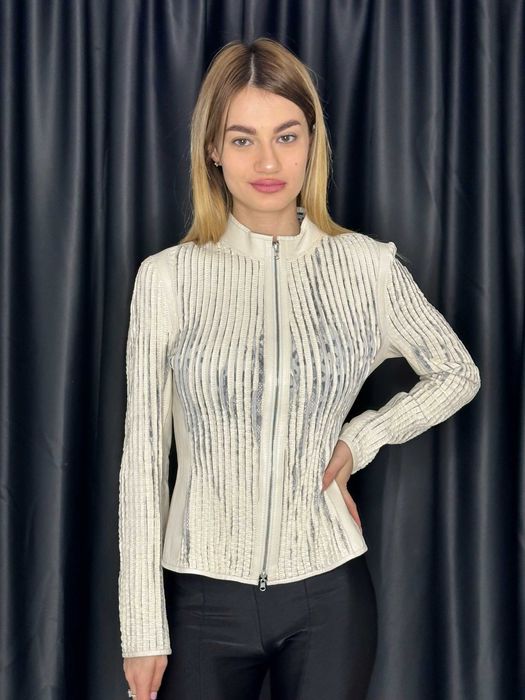 Geacă de piele extra fină, model exclusiv, culoarea crem, marime S