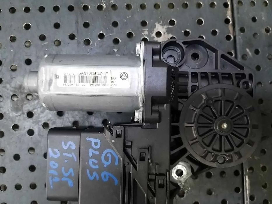 Motoras macara stanga spate vw golf 6 plus 5k0959703e 5m0839401f 5k0959795 0130821431