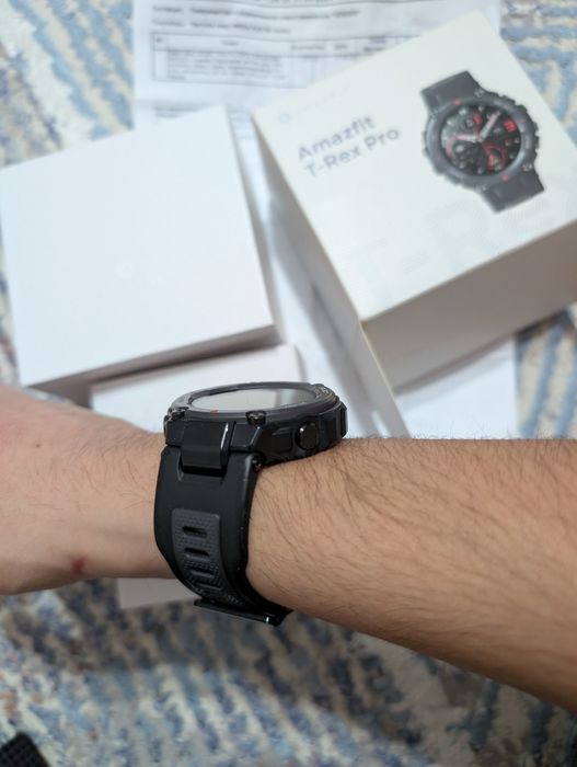 Смарт фитнес часы Amazfit T-Rex Pro